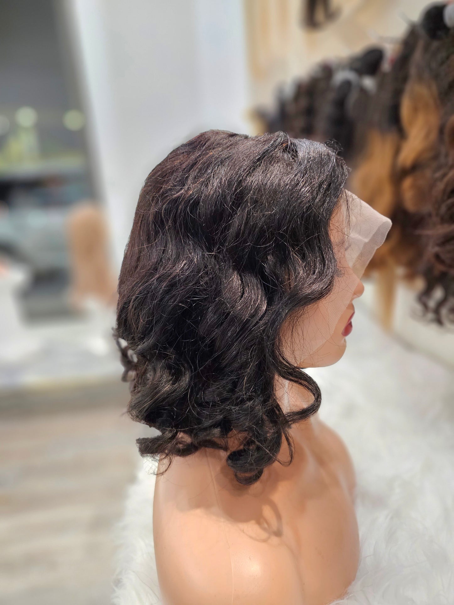 Parrucca mossa nera corta, 100% capelli veri 30cm con frontale