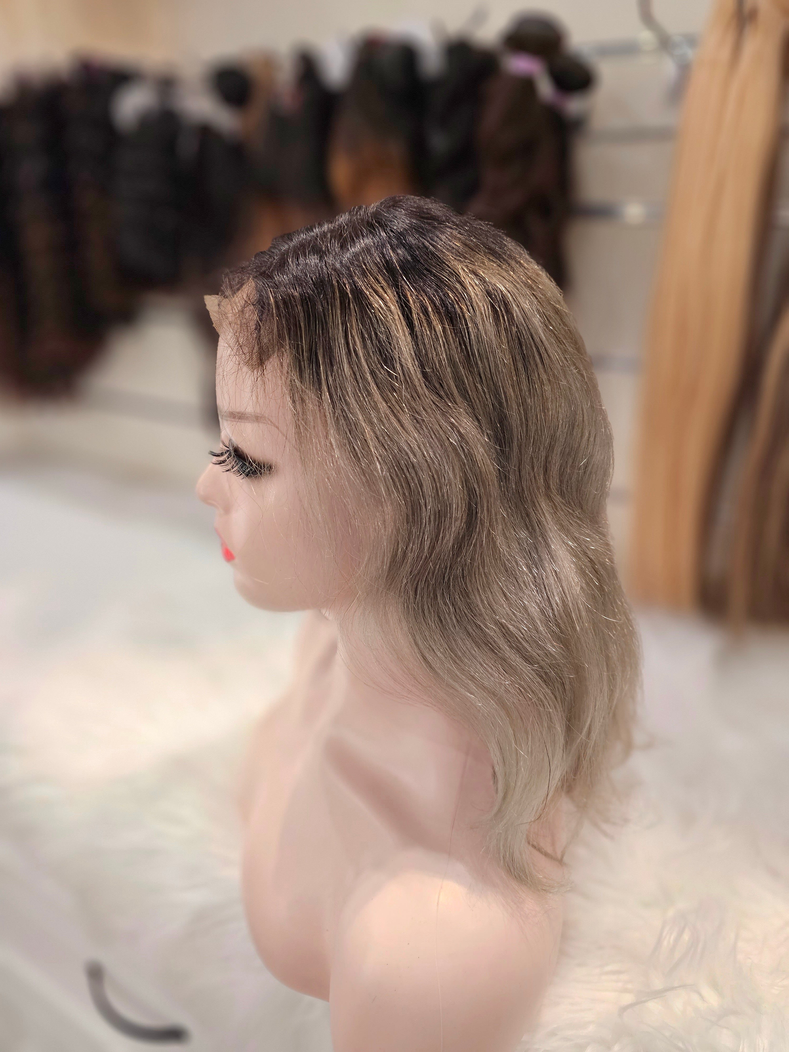 Parrucca corta mossa 100% capelli veri di colore 1b alla base e grigio lunga 25cm