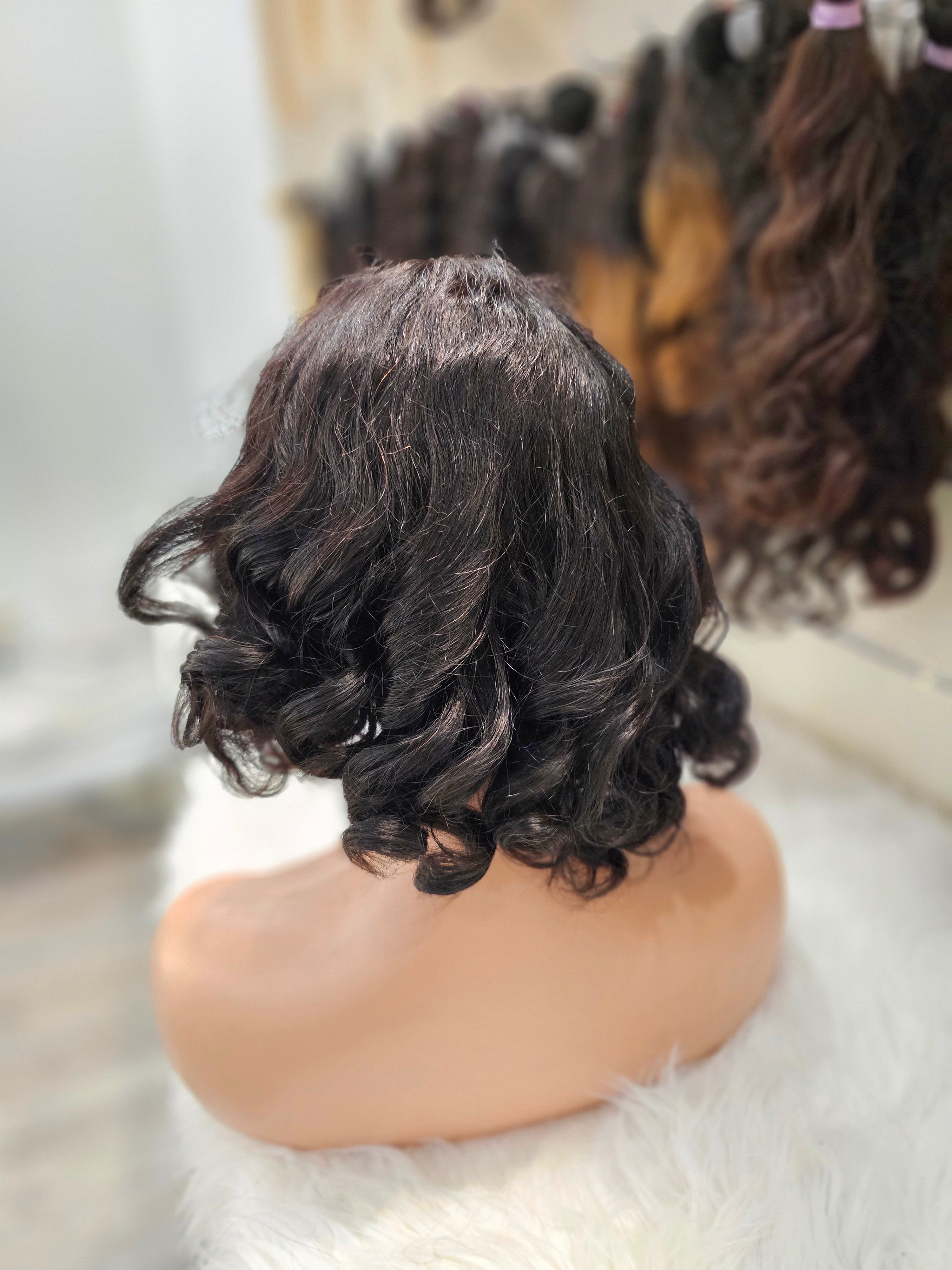 Parrucca mossa nera corta, 100% capelli veri 30cm con frontale