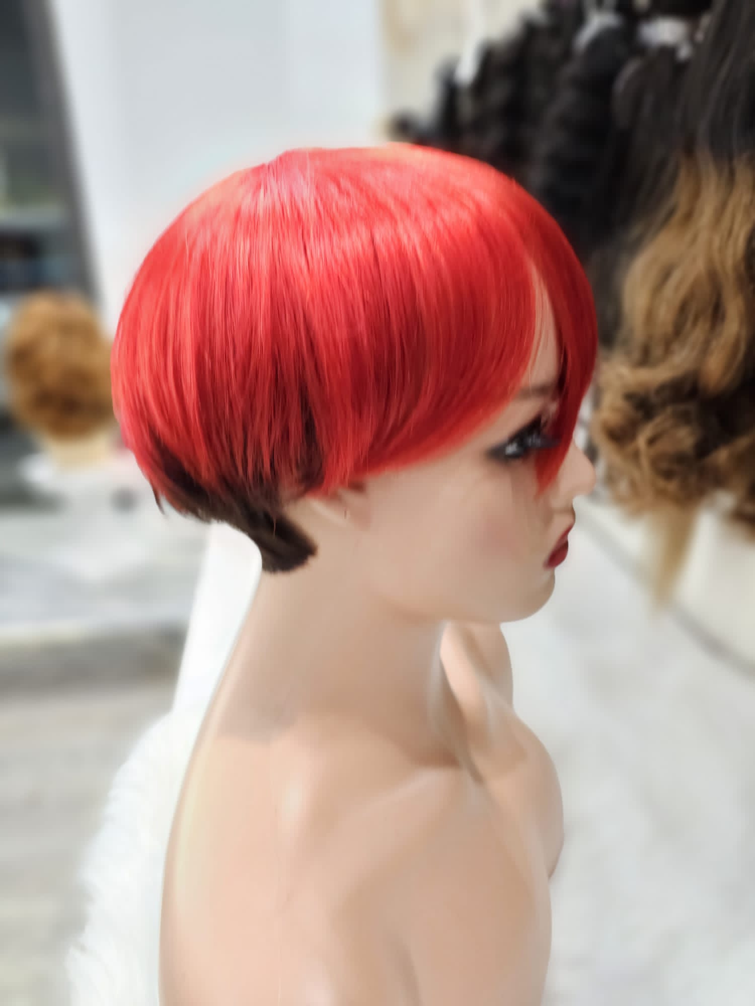 parrucca tipo caschetto